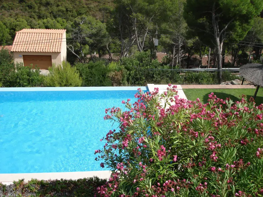 House in a residence with swimming pool 800m from Sa Tuna beach - Image 1