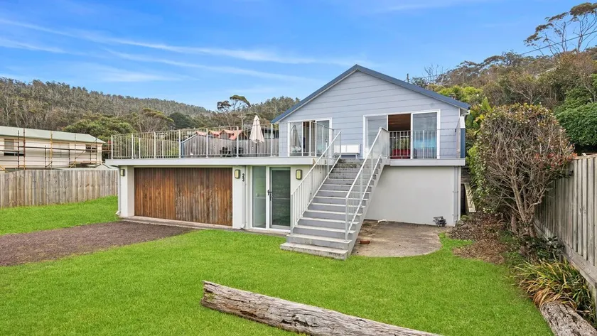 Beach House - Just steps from the beach - Image 1