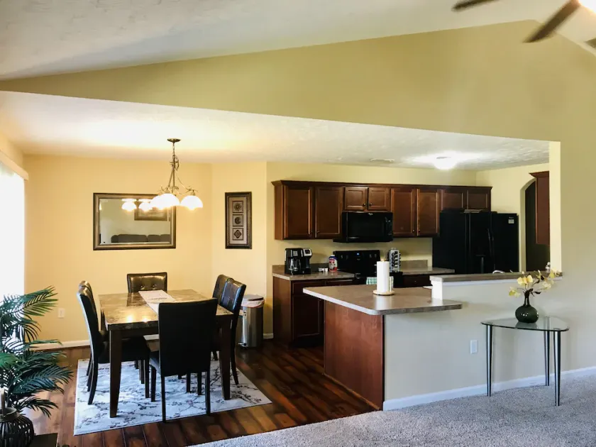 Spacious 3 BR Ranch House W Patio Yard in a Quiet Suburb - Image 1
