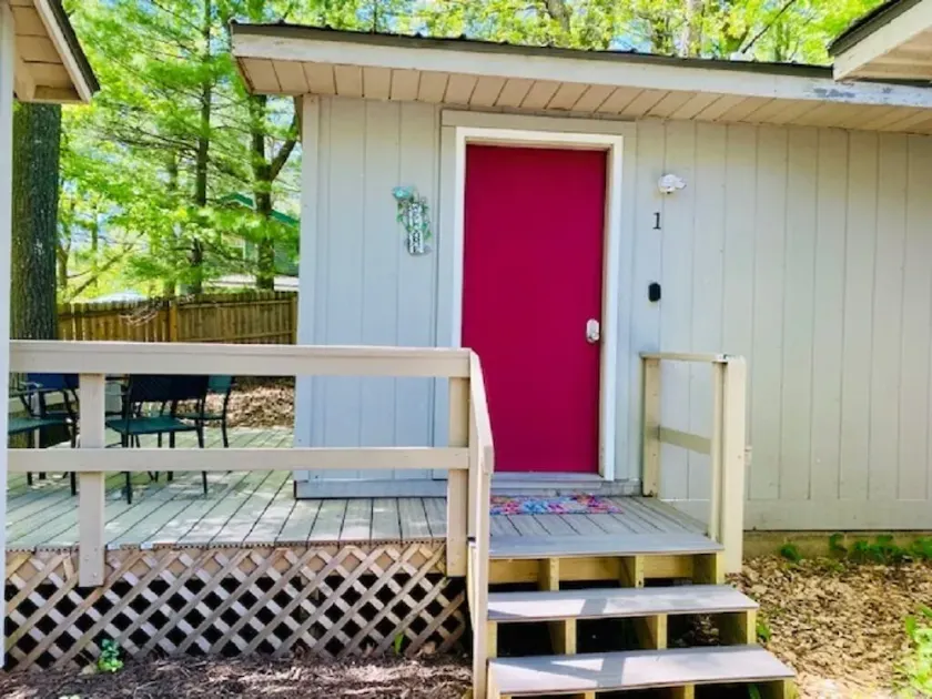 Windjammer Resort Cabin # 1 - Traverse City, Waterfront Spider Lake - Image 1