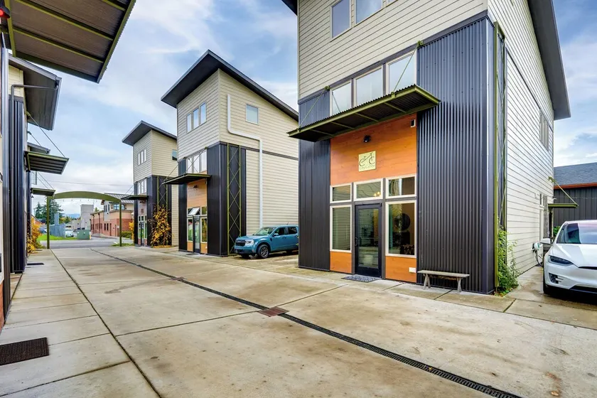 3 Blocks to Dtwn! Cozy Sedro-Woolley Retreat! - Image 1