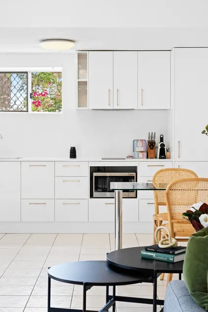 Chic 1-Bed Escape with Parking Bridgeman Downs - Image 1