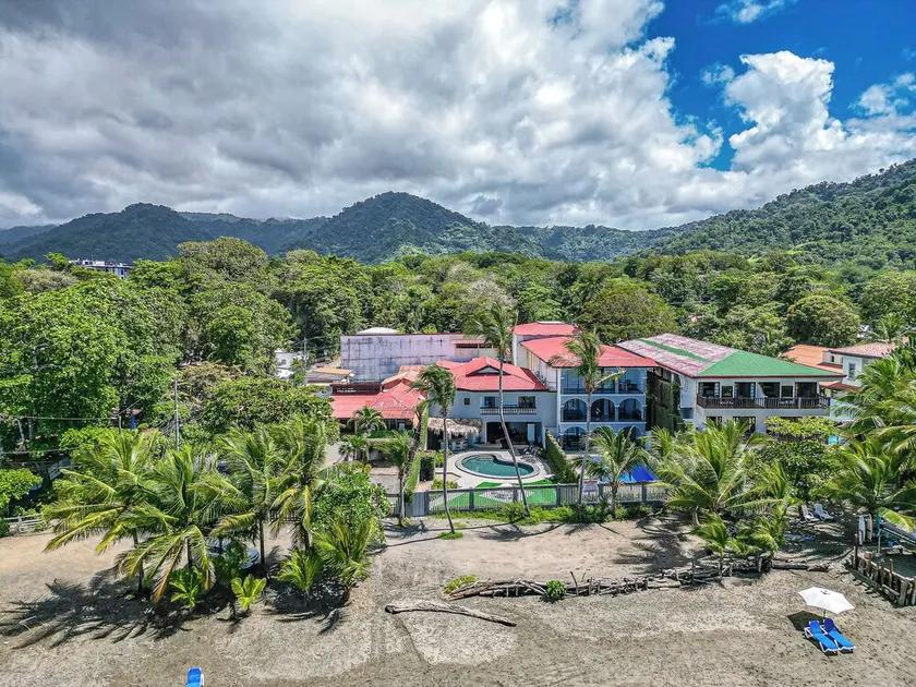 2 Beachfront Villas, 25 bedrooms, Bachelor Party Paradise - Image 1