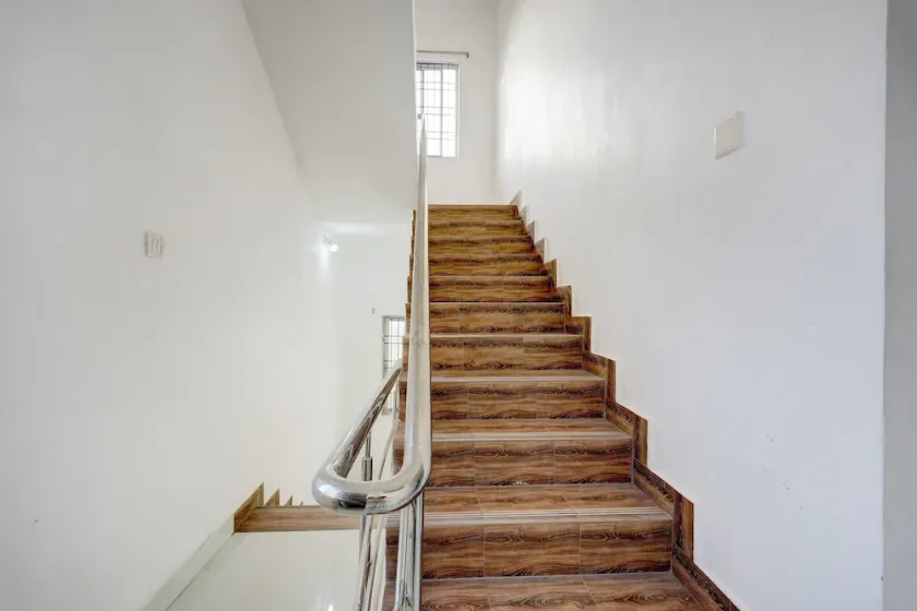 Deluxedap Service Apartment - Image 1