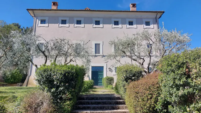Apartment in country villa with swimming pool - Image 1