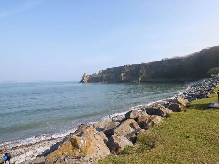 82 Manorbier Park - Image 1