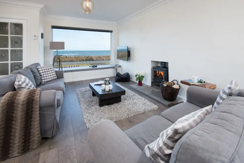 Best Sea Views- The Beach House, Beadnell, Northumberland - Fabulous Sea Views - Image 1