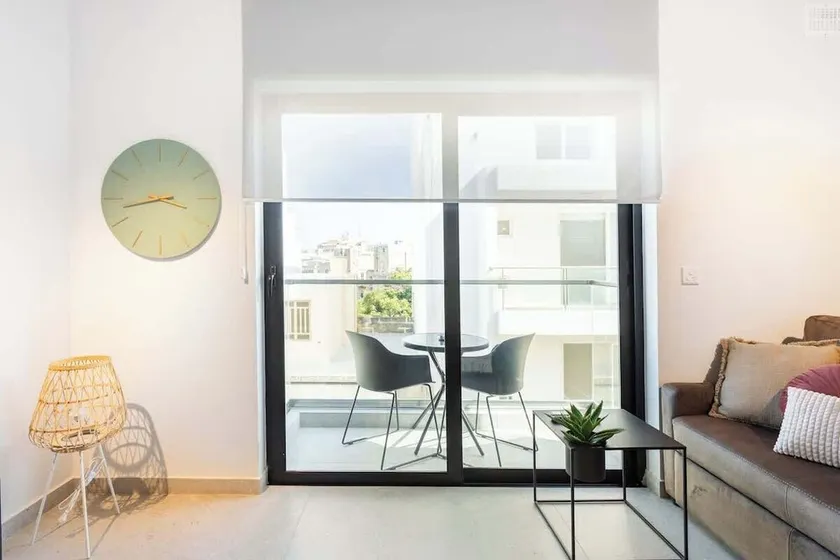 FL3 Sliema 1-Bedroom Gem with Balcony - Image 1