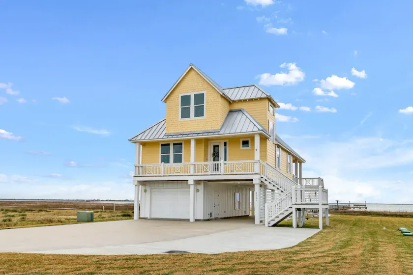 Rockport Bay Home- Private Lighted Pier: kayaks and kayak launch NO EXTRA FEES - Image 1