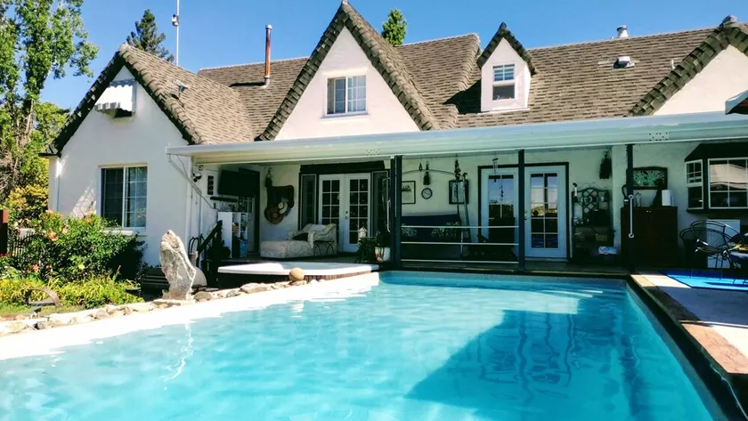 Little Castle Pool, Hot Tub, Napa, Sonoma, San Francisco - Image 1