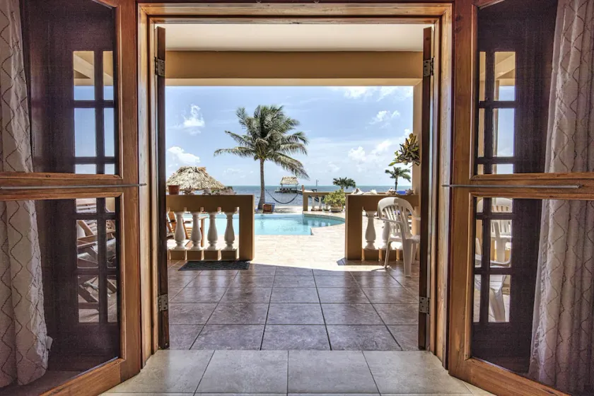 Corner unit- Walk out to 3 pools & beach! Oceanfront with panoramic views. - Image 1