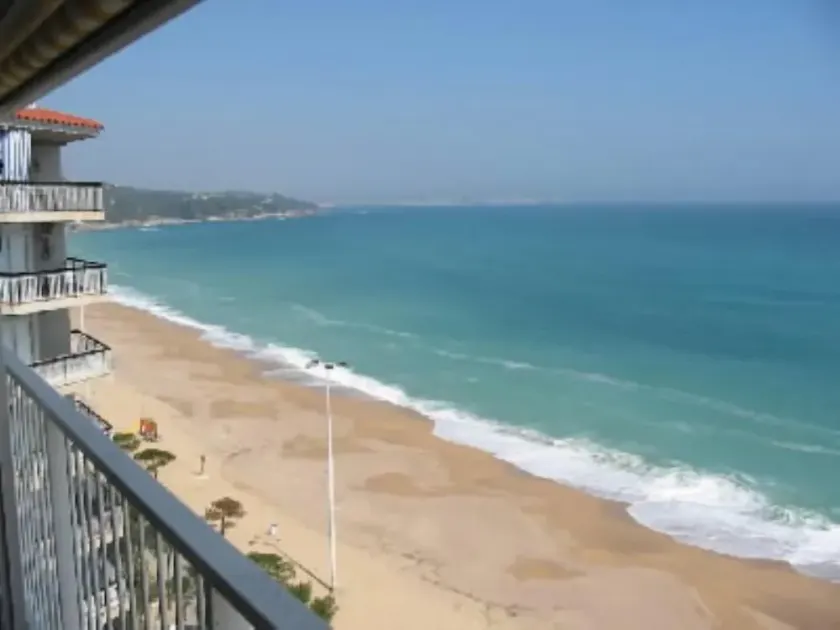 Studio Beach Palace 8ème étage soleil les pieds dans sable - Image 1