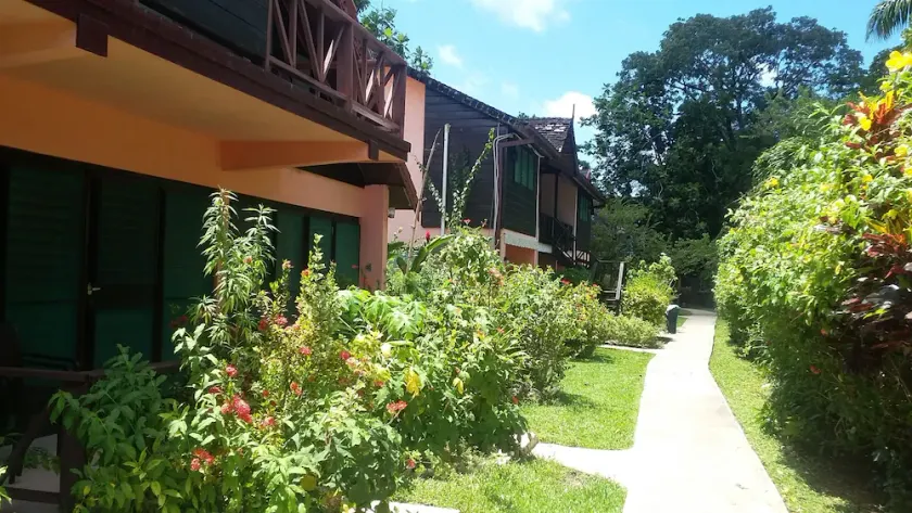 Studio apartments at Firefly Beach Cottages - Image 1