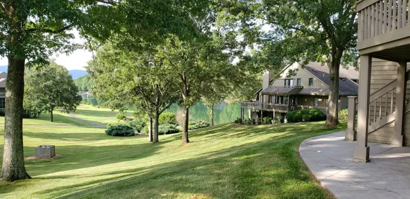 Lakefront townhome with amazing views!  Private Oasis in quiet neighborhood - Image 1