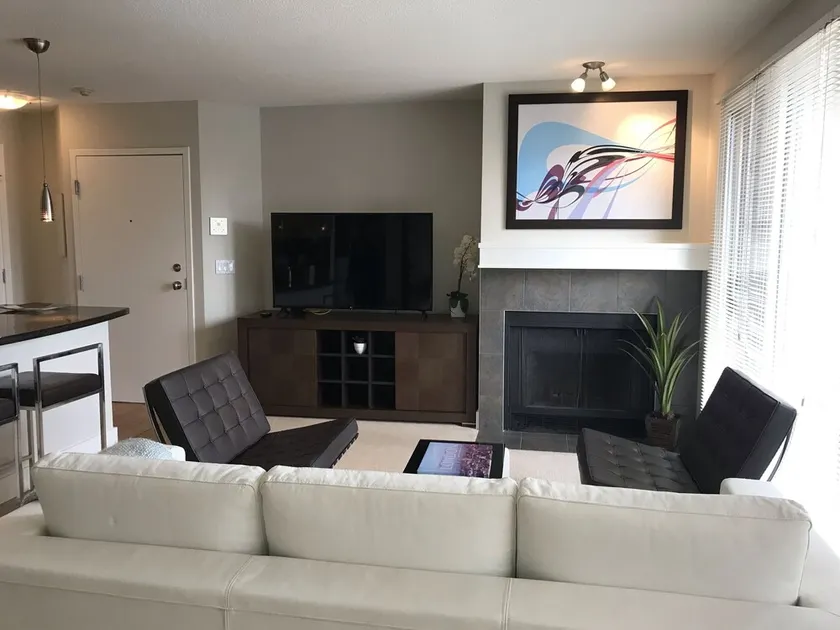 2 BR, 2 BA Newly Renovated Condo with Pool - Image 1