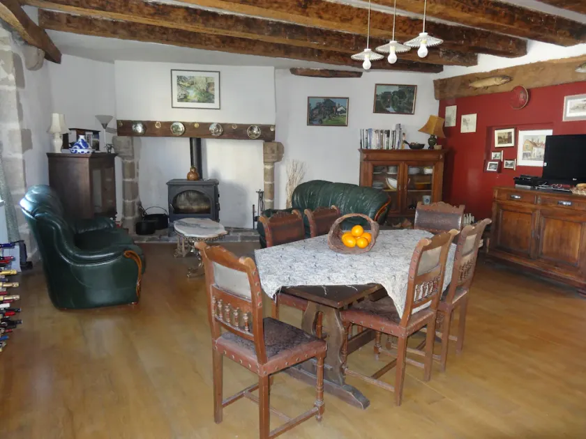 Townhouse St Jacques - Green room, with private bathroom, centre of Eymoutiers. - Image 1