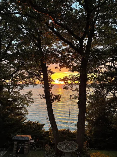 Beautiful Lake Huron beach house, across the street from Golf Course with Sauna - Image 1