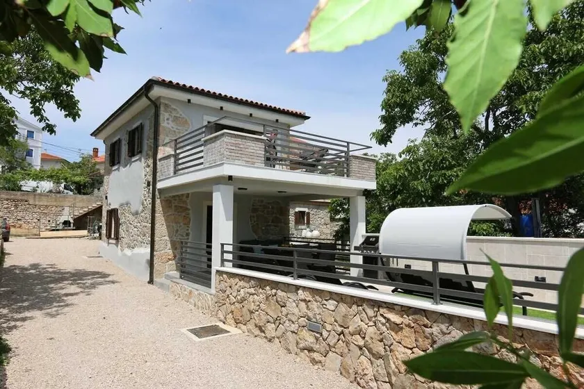 House Anika - Image 1