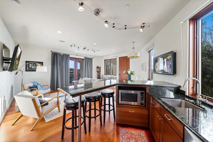 Poway Cozy Guesthouse - Image 1