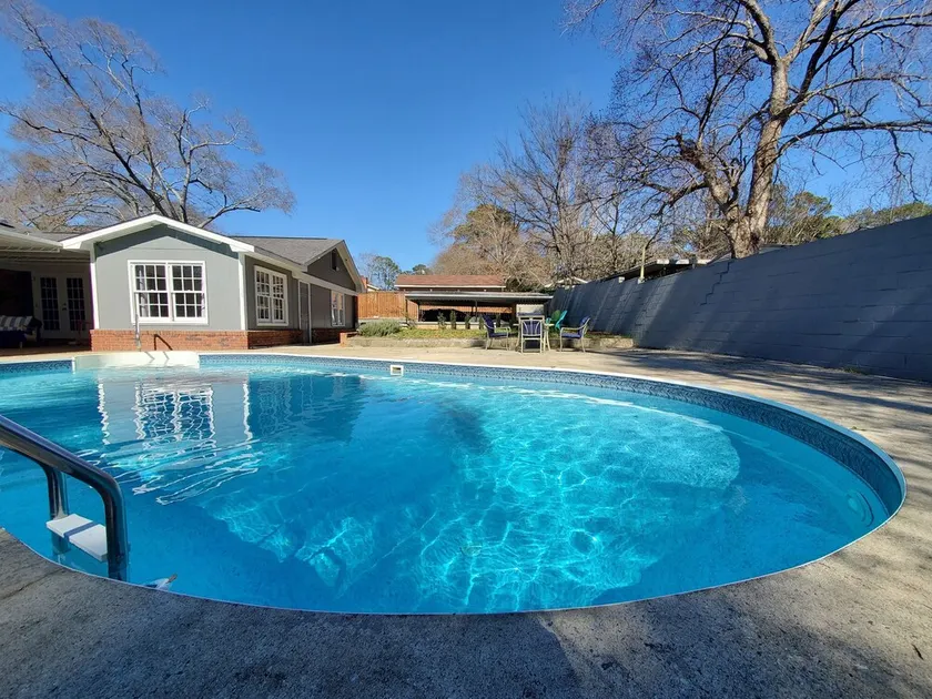 Villa del Aqua - Pool House - Residential Friendly Quiet Neighborhood - Image 1