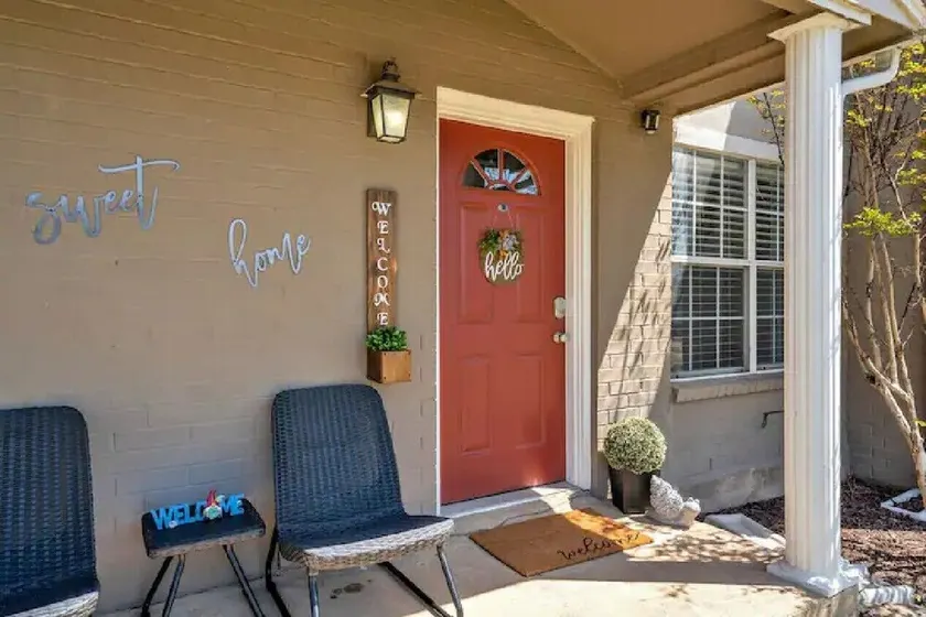 Downtown Frisco Gem - Image 1
