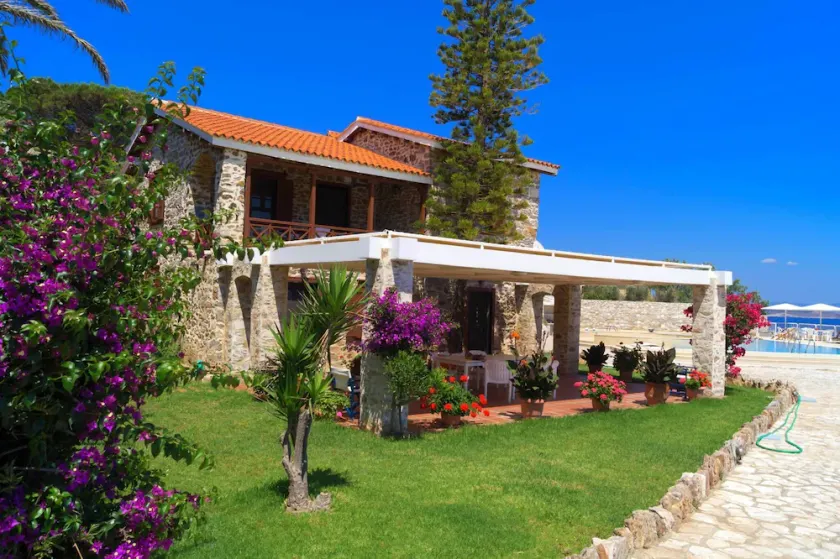Seaside villa with private swimming pool and fabulous view to the Aegean sea - Image 1