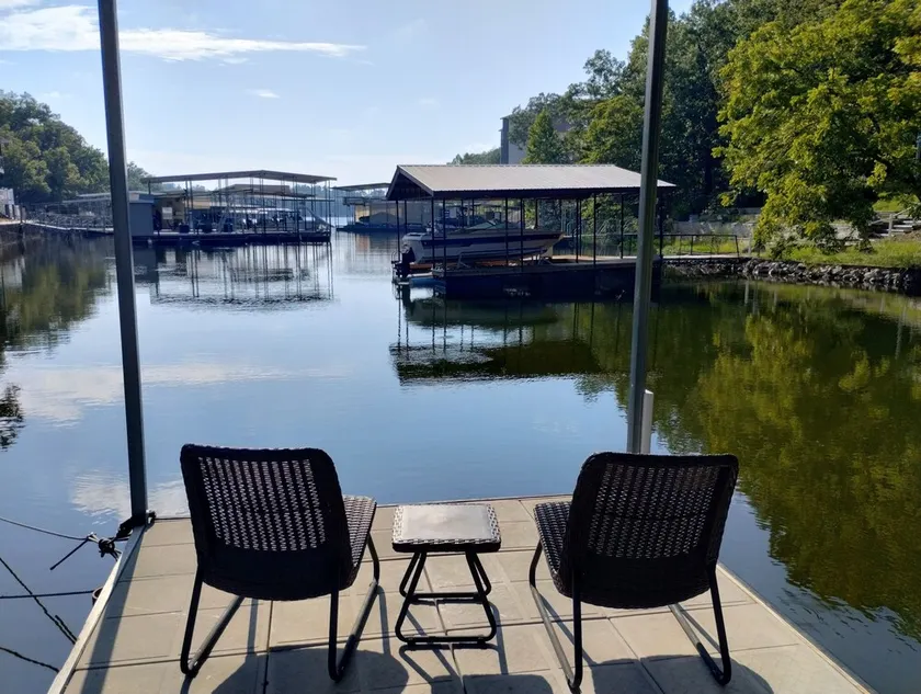 Newly Updated in a Private Cove, with Firepit, Flat Lawn, Dock, Boat Slip & Kayaks in Osage Beach - Image 1