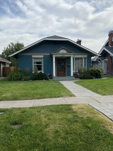 Comfortable historical home, centrally located - Image 1