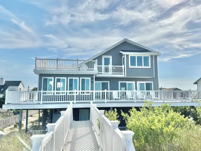 Waterfront Retreat on Broadkill Beach - Image 1