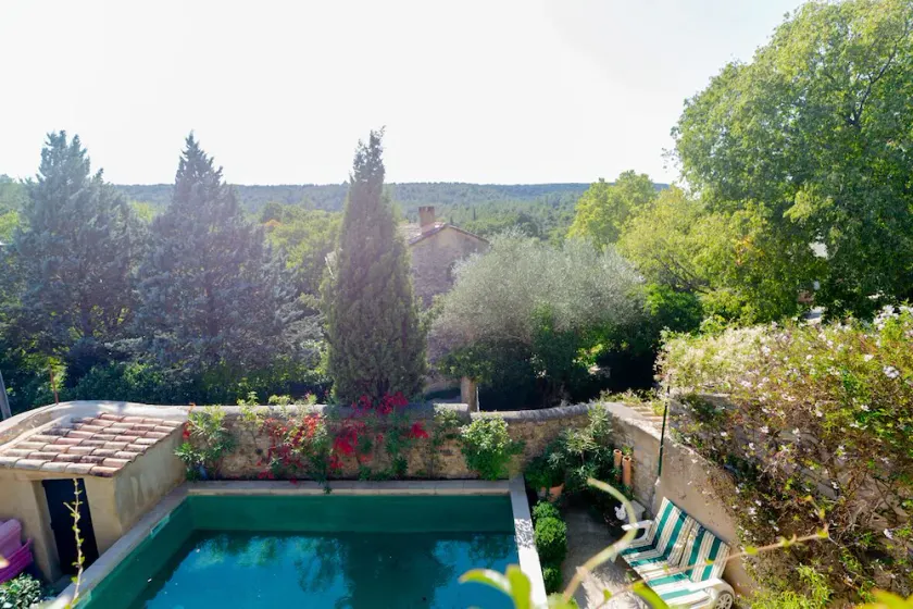 Hervorragendes komfortables Bauernhaus in einem kleinen Dorf vor den Toren von Uzès - Image 1