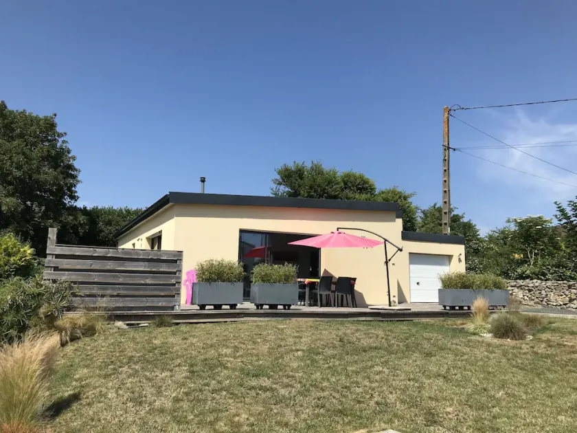 3-Star House in Baie d'Audierne, a 5-minute walk from the sea and the GR 34 trail - Image 1