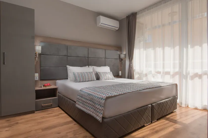 Marina Beach Apartments Pomorie - Image 1