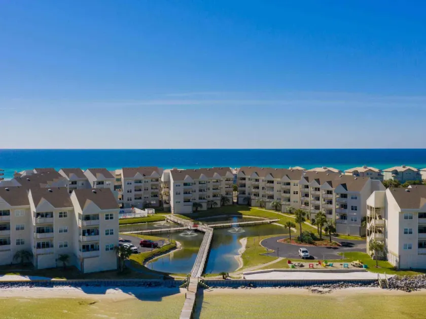 Baywatch by Southern Vacation Rentals - Image 1