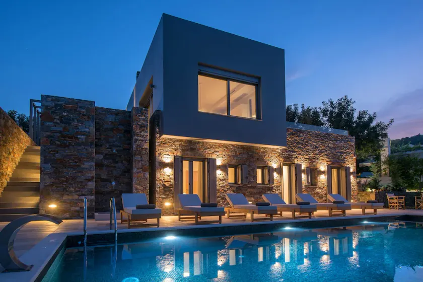 Seafront Luxury in Crete With Private Pool & Sauna - Image 1