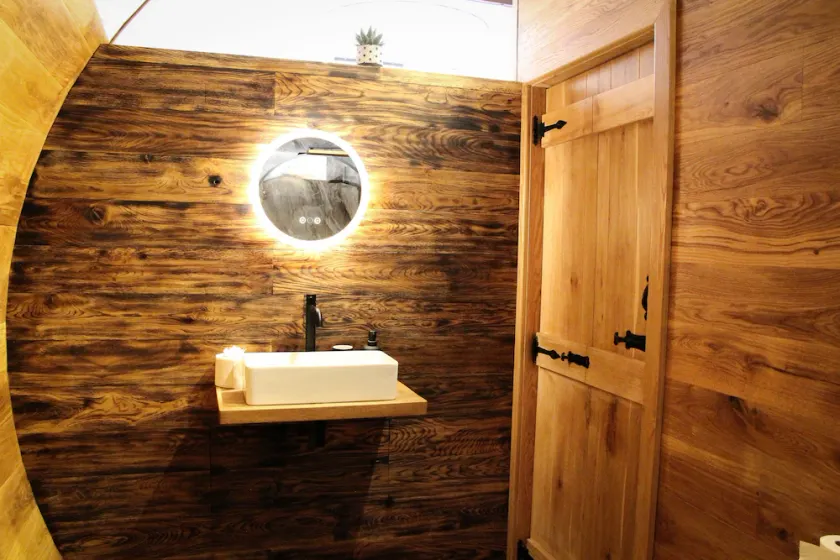 Burrow View  -  a hobbit hut that sleeps 4 guests  in 1 bedroom - Image 1