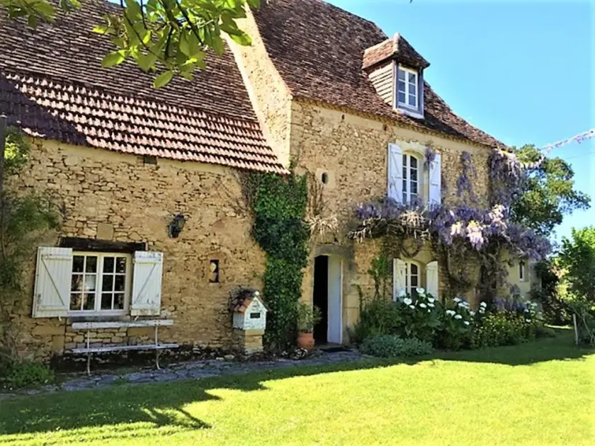 CHARMING HOUSE & PRIVATE SWIMMING POOL IN A FOURTH OF GREENERY - Image 1