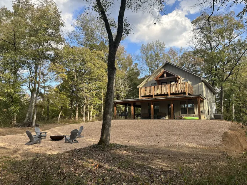 River front house on the Little Missouri 4 min from Lake Greeson! With Hot Tub! - Image 1