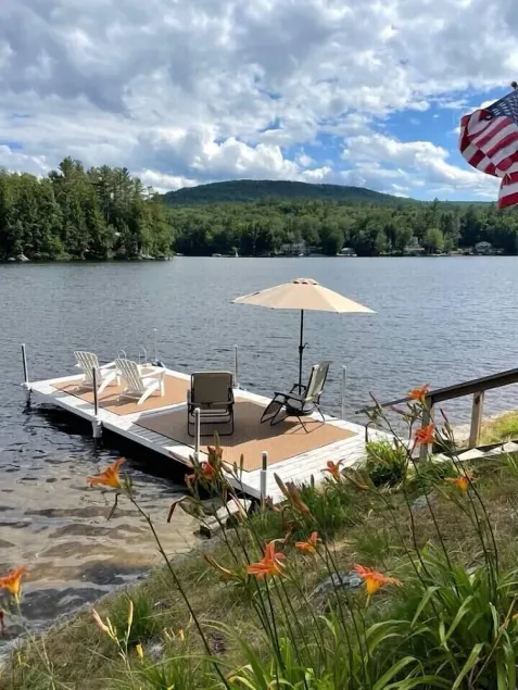 Storybook Cottage, Superior Lakeside Location - Four Season Fun - Come vacation! - Image 1