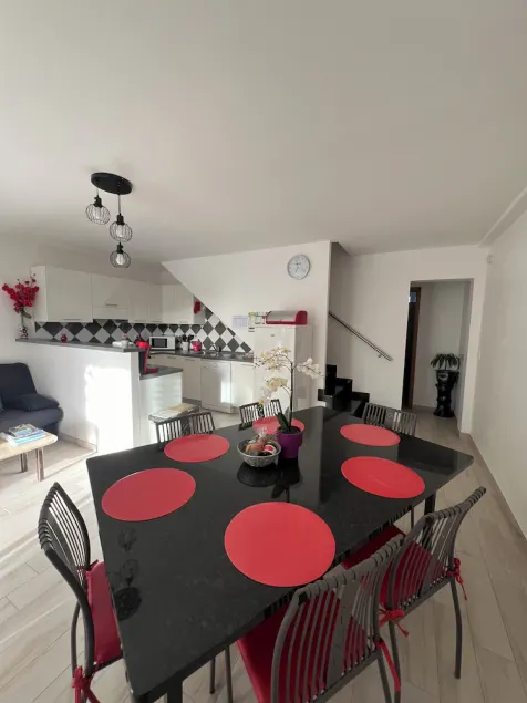 villa indipendente 80m2 qualsiasi comodità di essere sulla strada calenzana a 5 km dal mare - Image 1