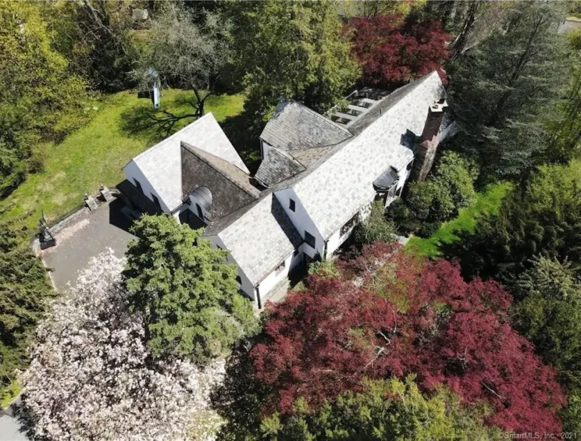 Historic 6-Bdrm Tudor Estate w pool & tennis access - Image 1