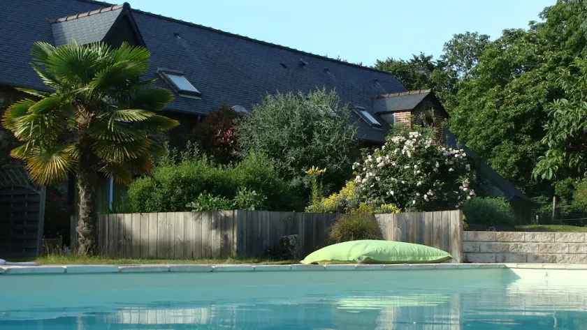 Les Cavaliers, character gîte with swimming pool, 20 minutes from the seaside - Image 1