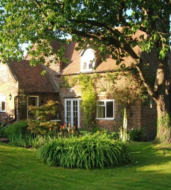 Quaint Village Location With Beautiful English Cottage Garden - Image 1