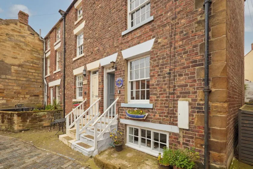 Host & Stay - Hampdon Cottage - Image 1
