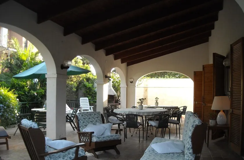 CAPITANA 8 Bedroom Villa with Direct Access to the Beach and Vast Garden - Image 1