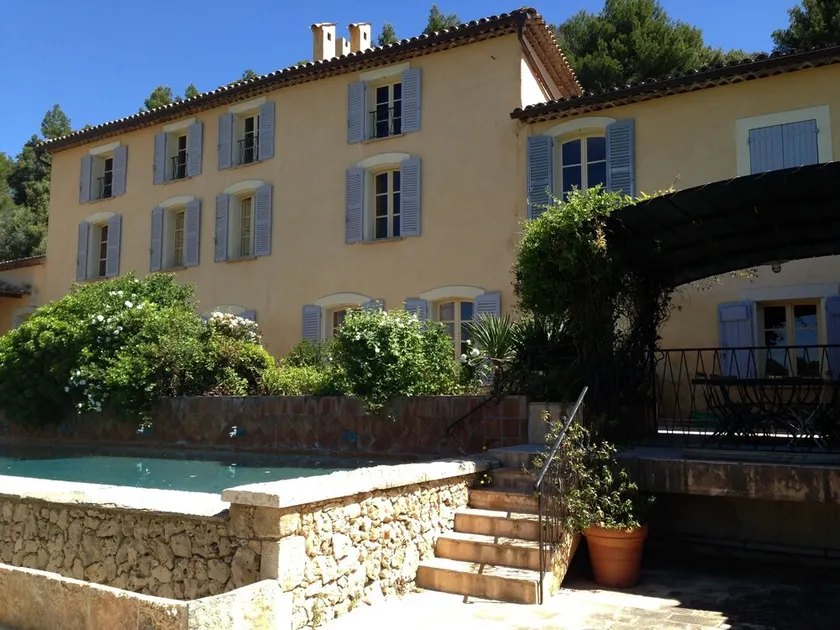Maisonette on the edge of the medieval village of Aups - Image 1
