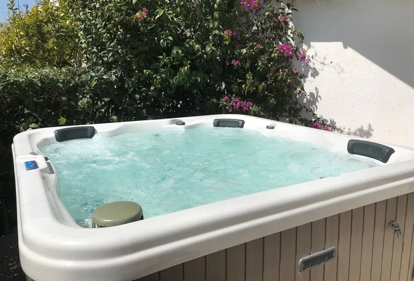 Elisa Seaside Luxury Suite - Image 1