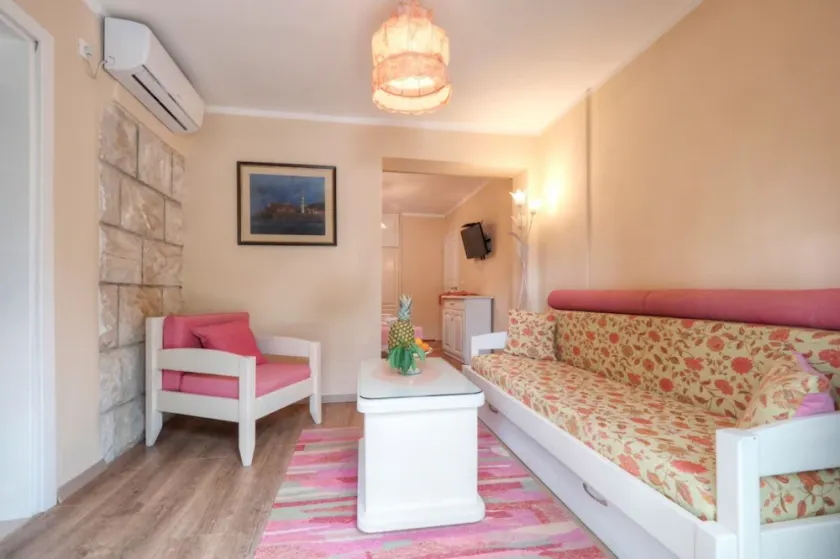 Marinero Apartments-Ground floor double room 5 - Image 1