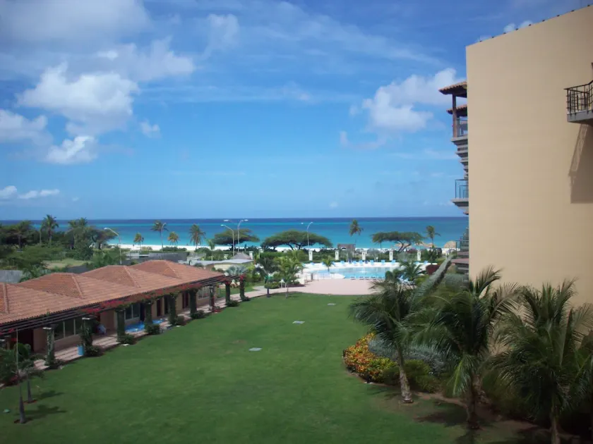 SERENITY CONDO ON BEAUTIFUL EAGLE BEACH \n2 bedroom/2bath - Sleeps 6 - Image 1