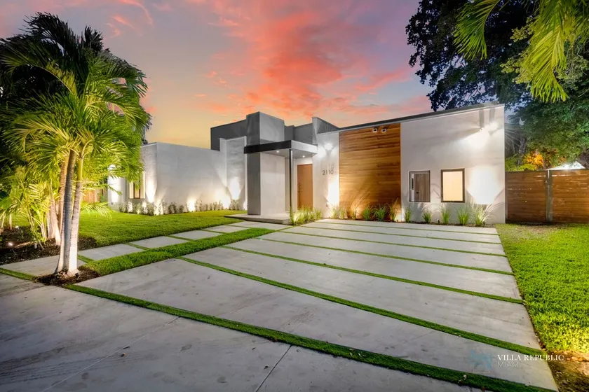9BR Opulent Villa Emerald - Image 1