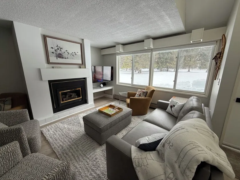 Newly Updated Condo At The Village Green Townhouse Condominium Resort - Image 1